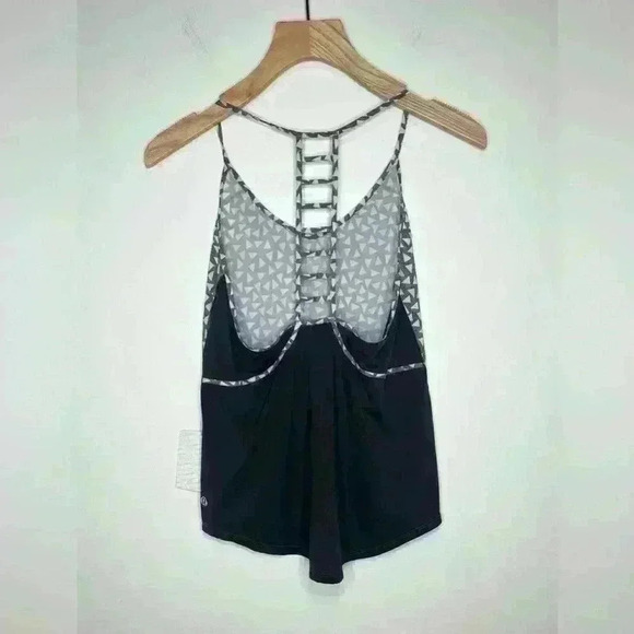 Lululemon breezy singlet NWT ,  sz 2 - Picture 3 of 7